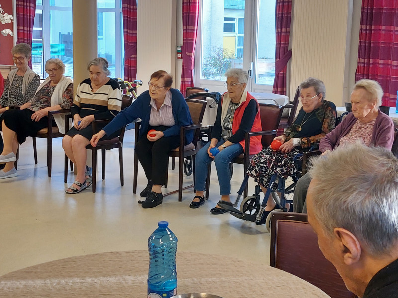 Après-midi Boccia ( pétanque assise) avec François notre psychomotricien